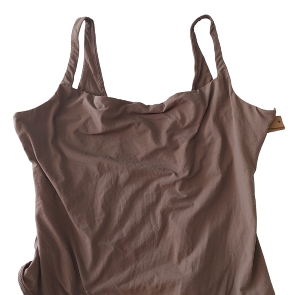 SKIMS Square Neck Thong Bodysuit - Picture 9 of 9